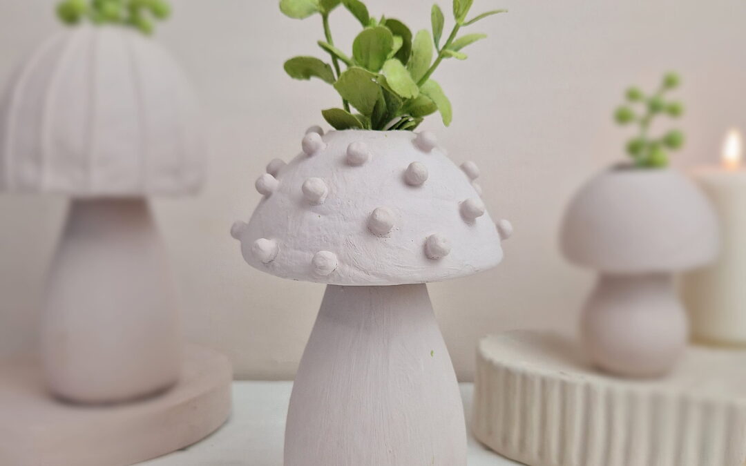 DIY Pilz Vase aus einer Plastikflasche